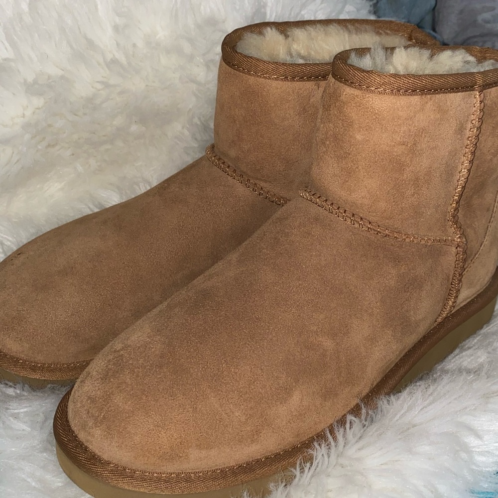 Ugg Classic Mini II Boot in Chestnut Size 10 Women